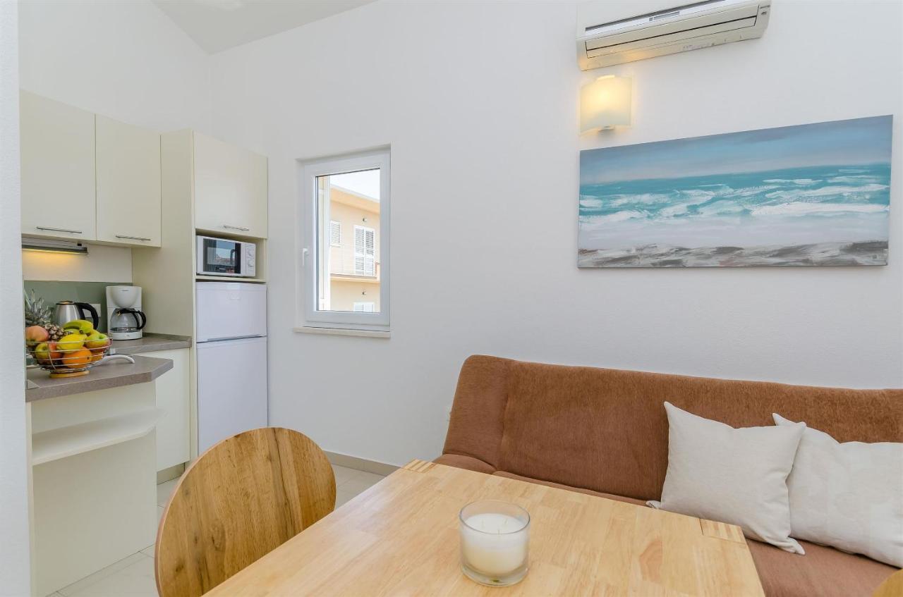 Apartments And Room Maestral Trogir Dış mekan fotoğraf