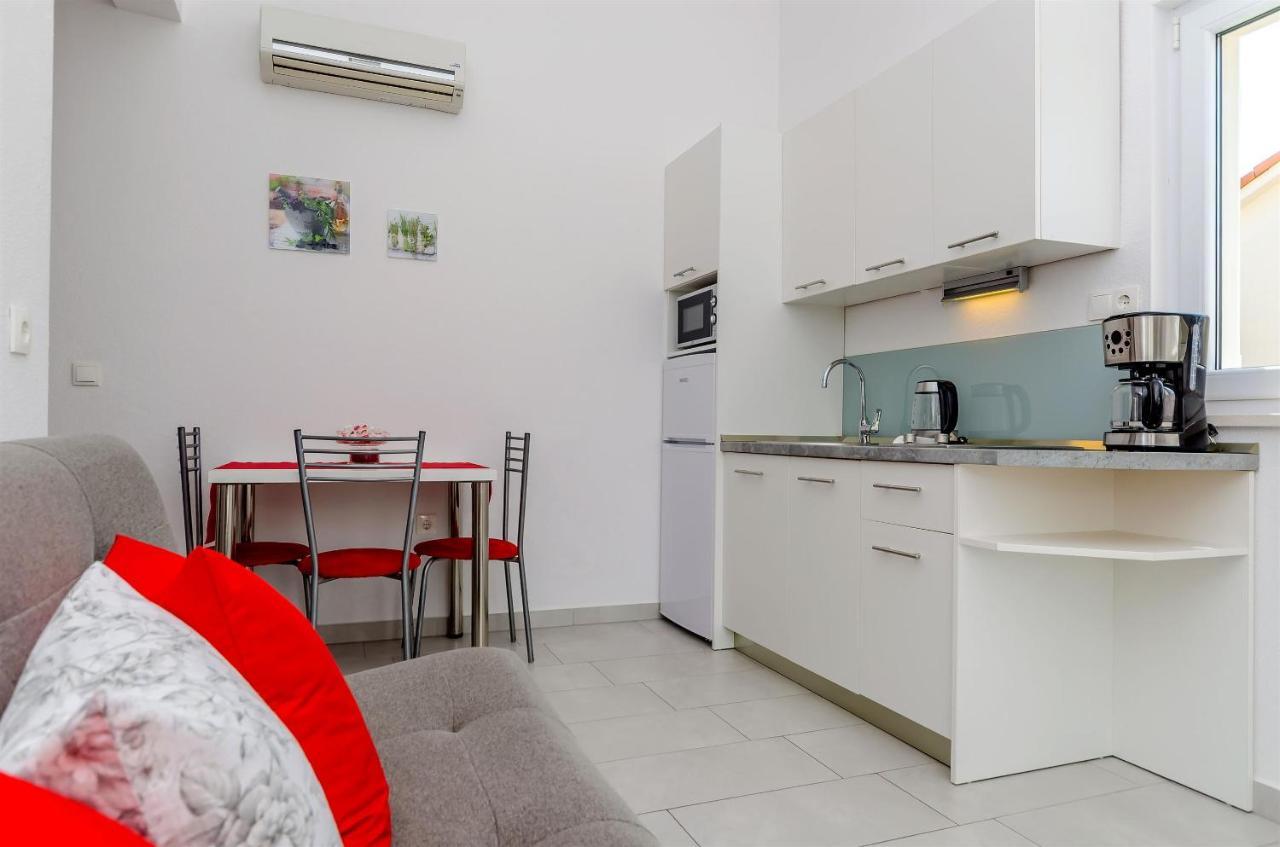 Apartments And Room Maestral Trogir Dış mekan fotoğraf