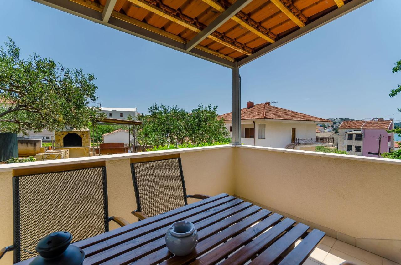 Apartments And Room Maestral Trogir Dış mekan fotoğraf