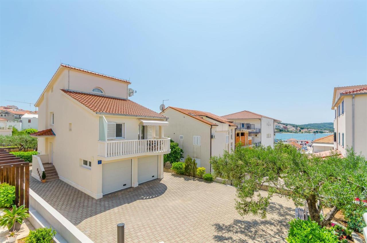 Apartments And Room Maestral Trogir Dış mekan fotoğraf