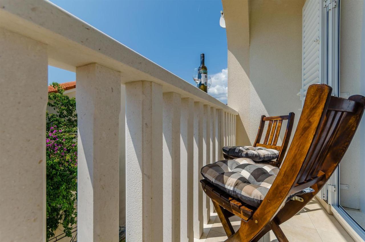 Apartments And Room Maestral Trogir Dış mekan fotoğraf
