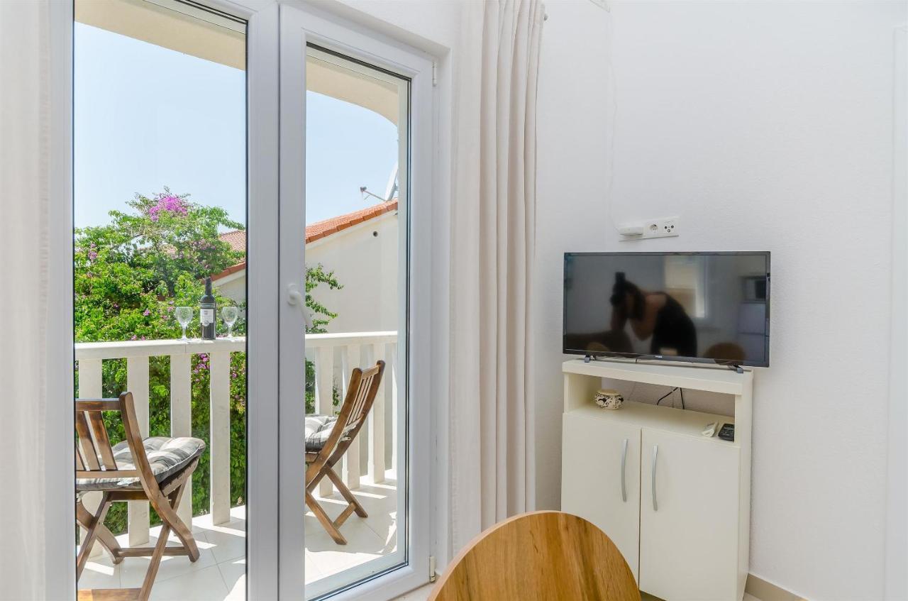 Apartments And Room Maestral Trogir Dış mekan fotoğraf