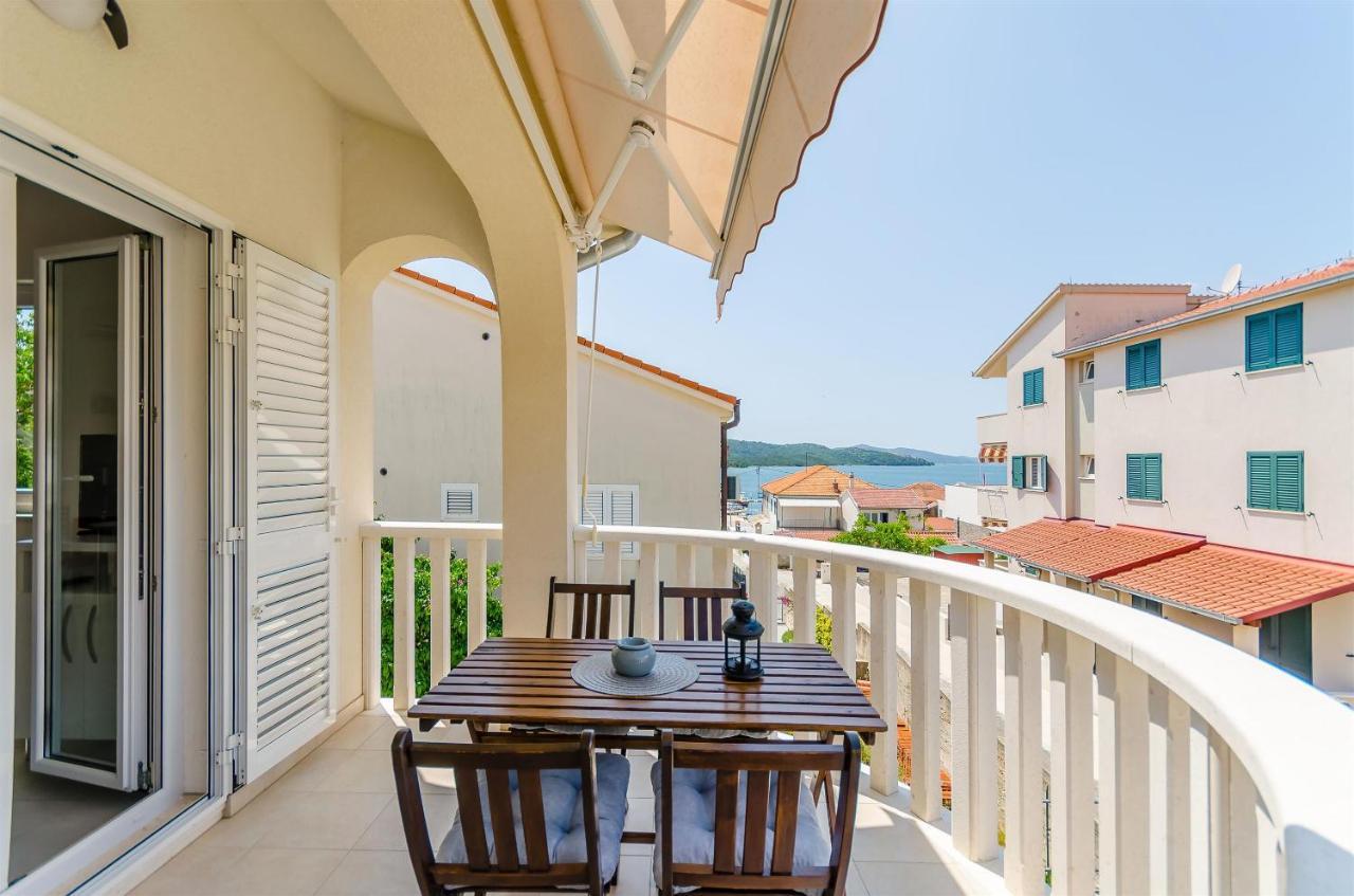 Apartments And Room Maestral Trogir Dış mekan fotoğraf