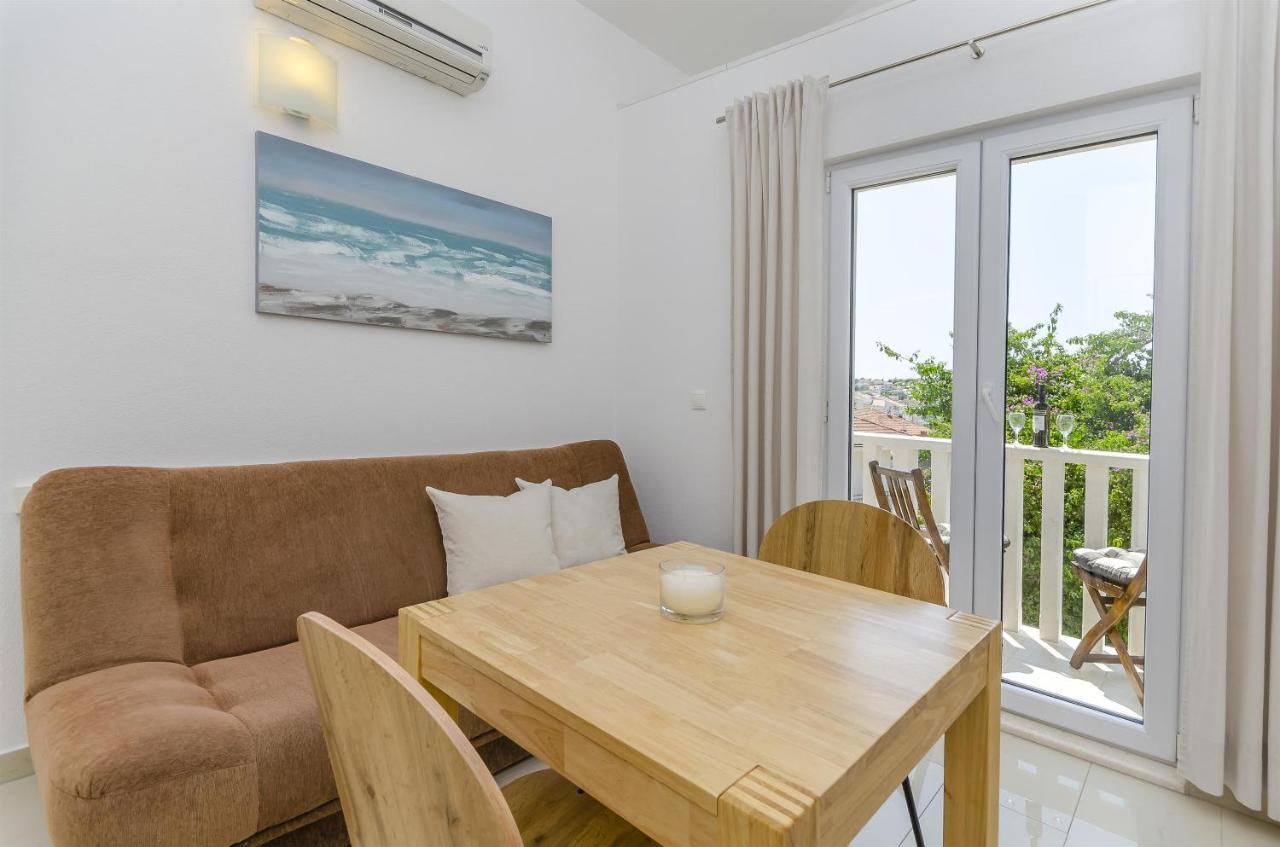 Apartments And Room Maestral Trogir Dış mekan fotoğraf