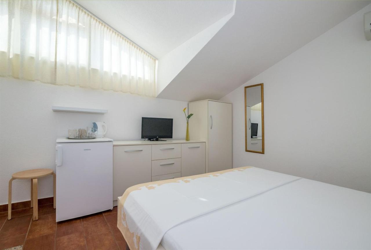 Apartments And Room Maestral Trogir Dış mekan fotoğraf